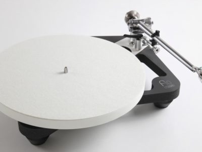 Rega Planar 10 Turntable