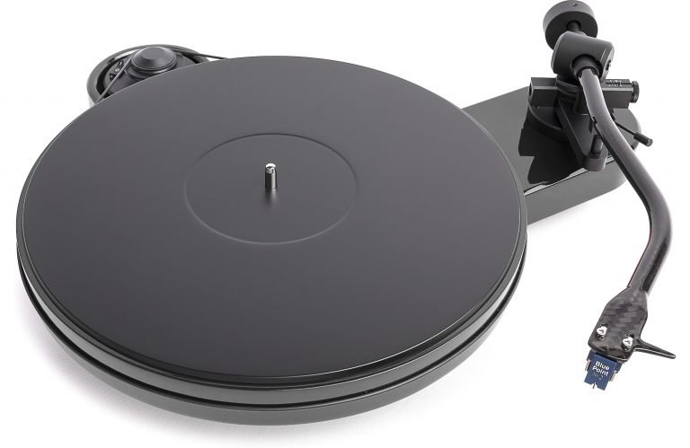 The Pro-ject RPM 3 Carbon turntable