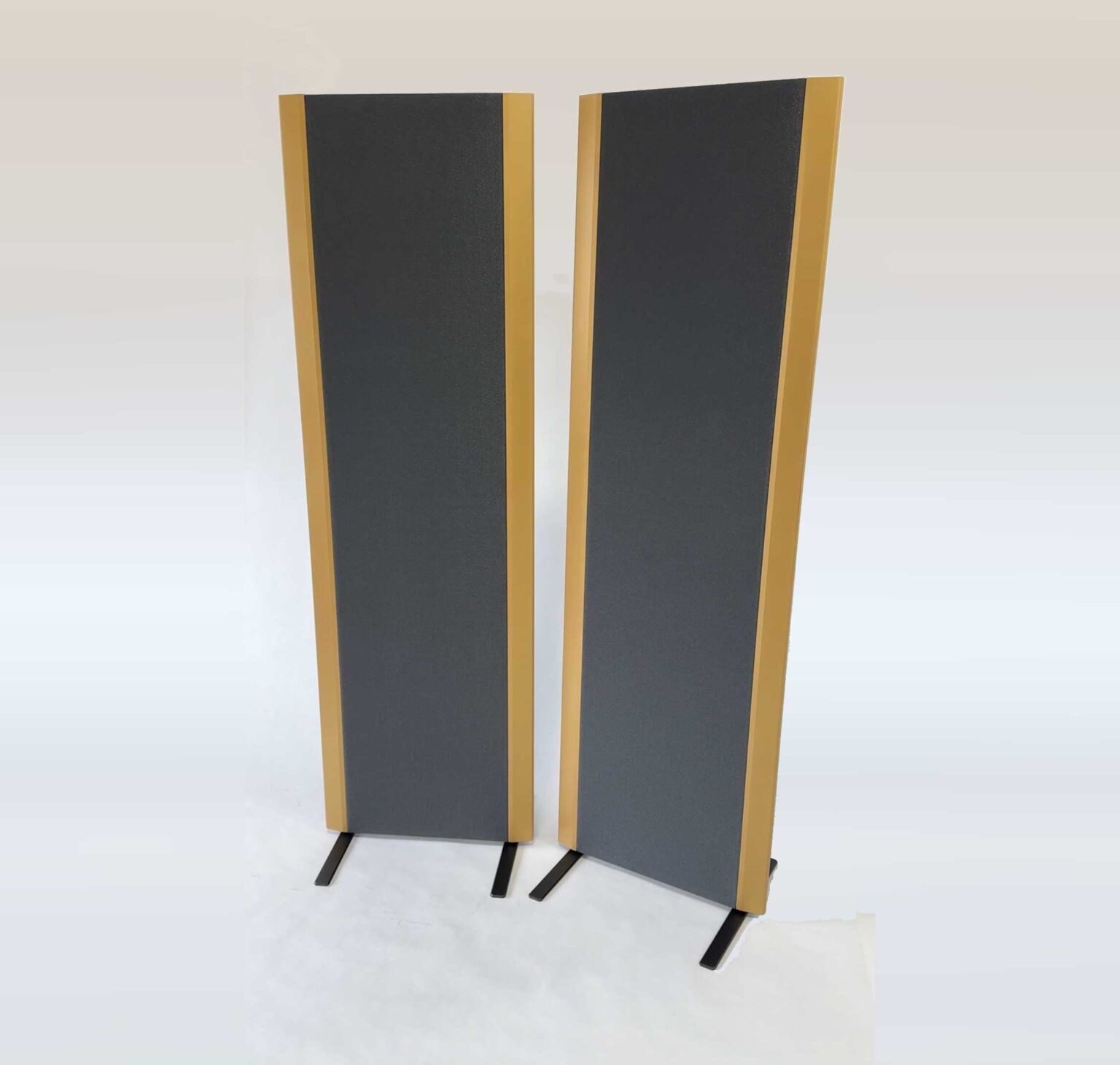 Magnepan Floorstanding Speakers